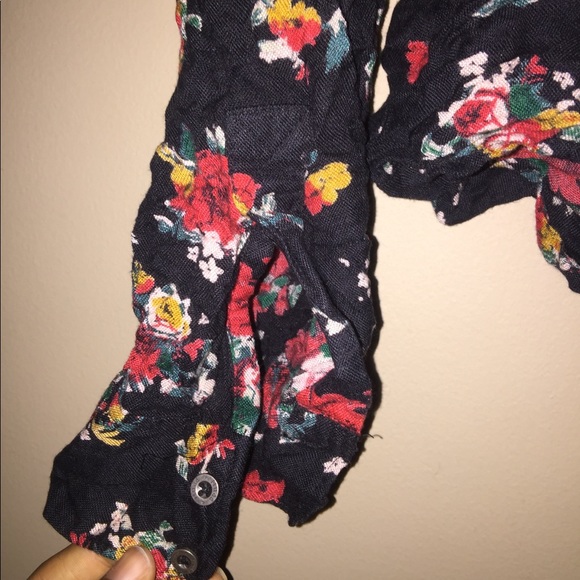 🍁🛍🌹Mudd Floral Hi-Low Shirt🌹 - Picture 4 of 5